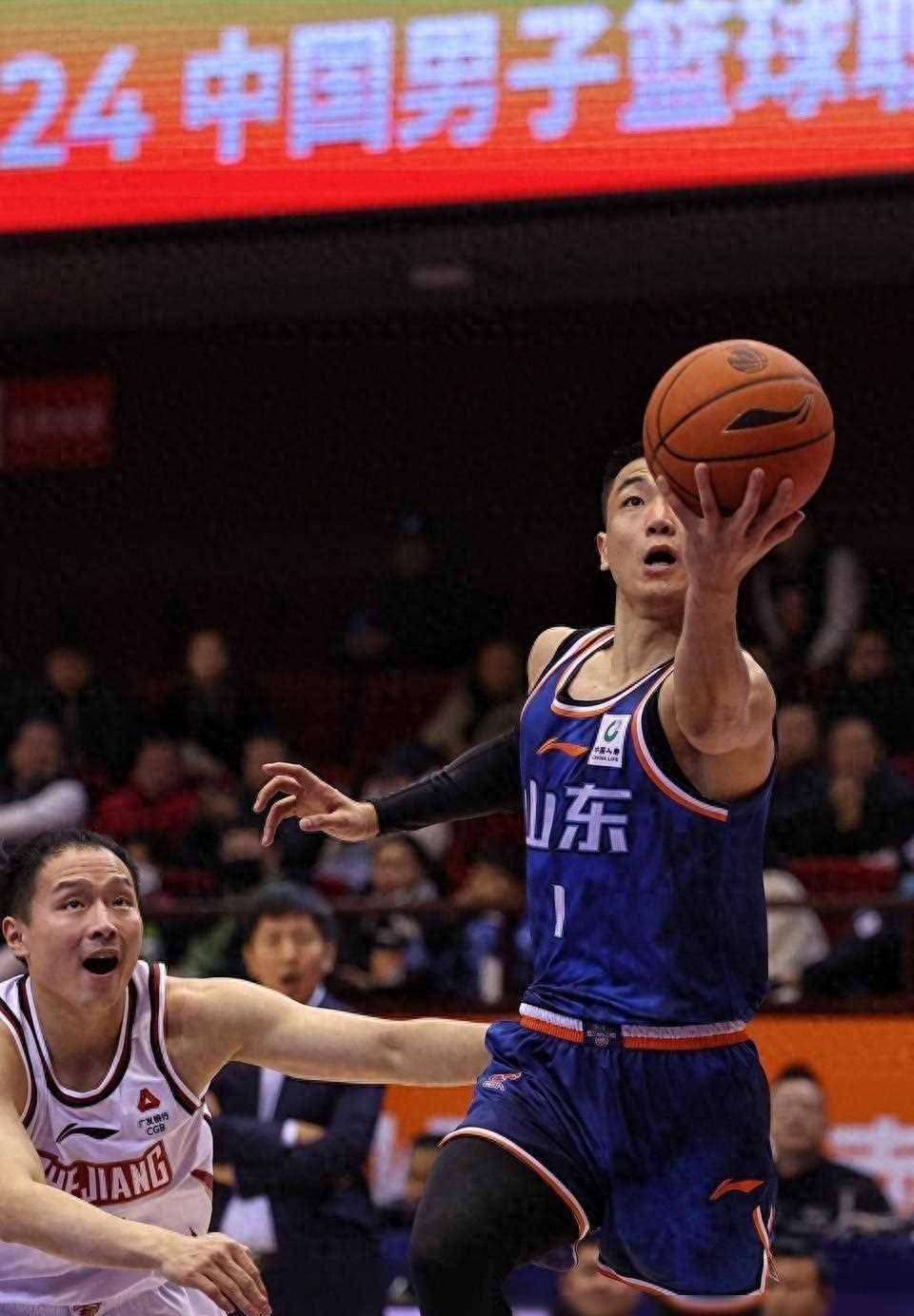 山东泰山迎CBA季后赛关键赛,国际比赛日主帅复盘,气氛紧张,轮换策略成焦点的简单介绍
